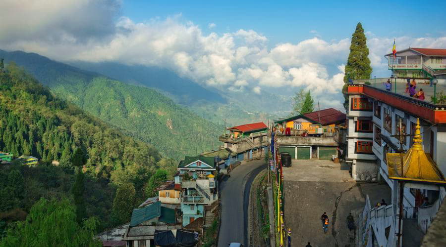 Top car rental options in Darjeeling